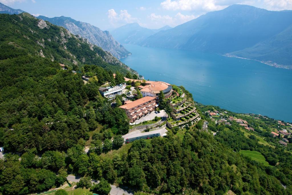 Hotel Le Balze - Aktiv & Wellness Tremosine Exteriör bild